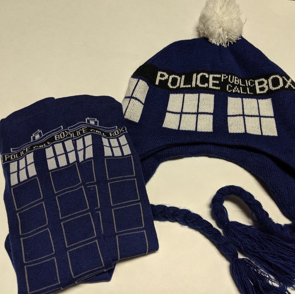 Accessories - Doctor Who Beanie and Thigh High Socks